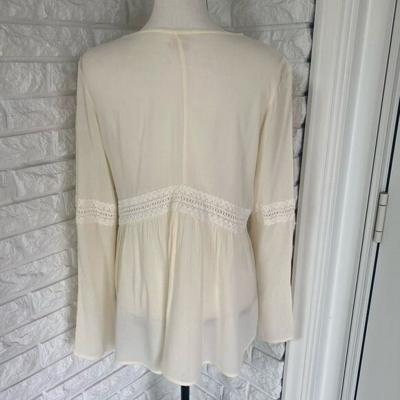 Bohemian Flowy Top with Crochet Detailing - Picture 5 of 5